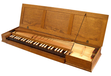 [Picture of portable clavichord in oak]